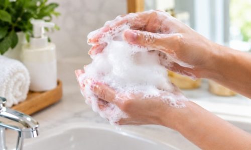 natural face wash vs foaming cleanser